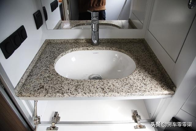 500万的德国曼卡4x4越野房车,德国曼4x4越野房车试驾视频