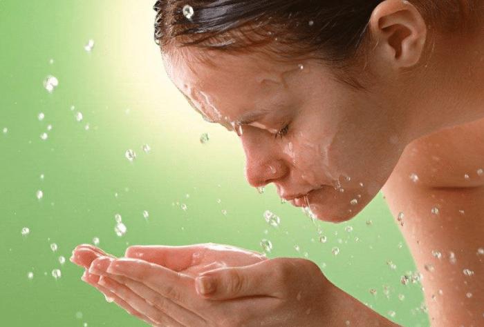 脸上死皮怎样去,脸上去死皮小妙招