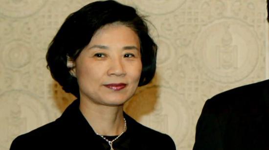 大韩航空会长妻女被查用自家飞机*私走**名包和水果