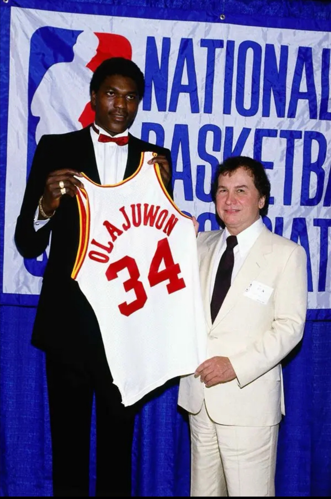 优秀中锋奥拉朱旺,四大中锋奥拉朱旺