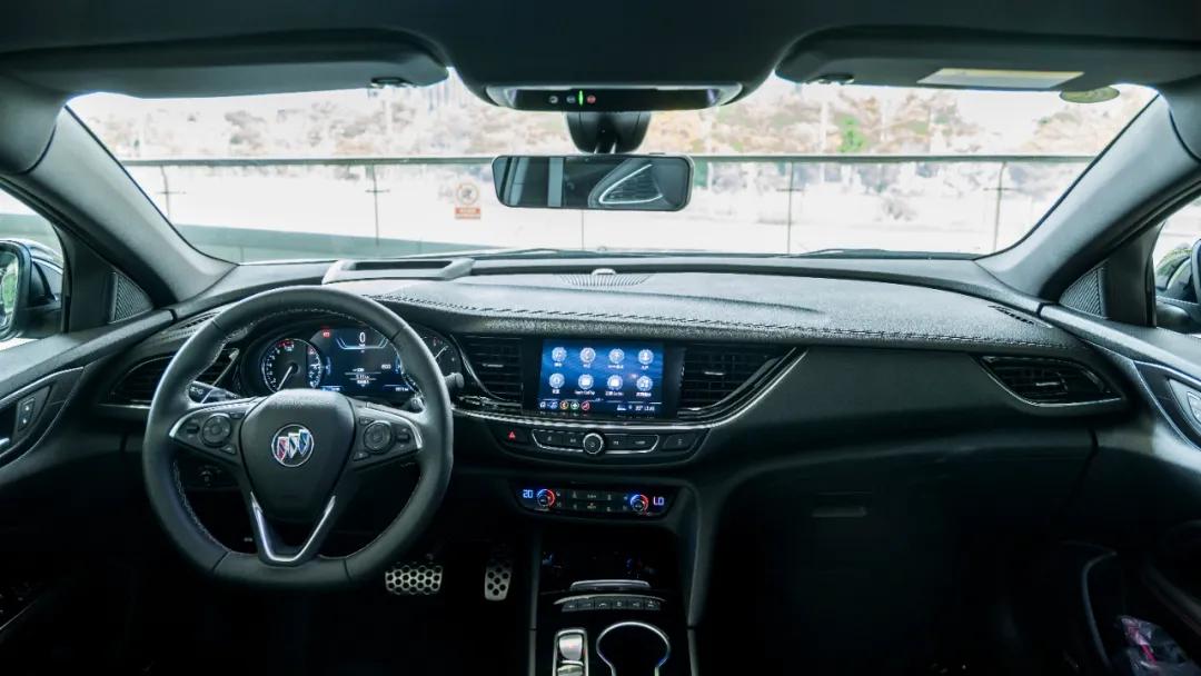 试驾君威2015款gs纵情运动版,君威gs山路试驾