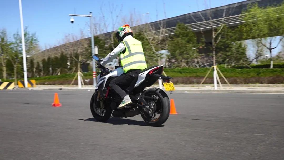 光阳400踏板摩托车测评,光阳krider400可以加装滑动离合器