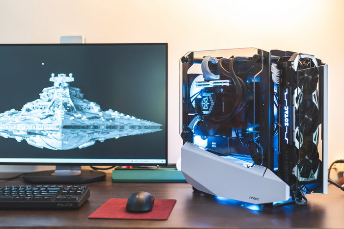 圣诞节前装一台白色雪花主机