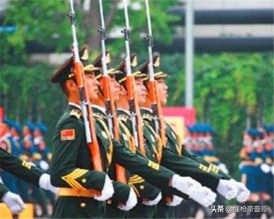 中国ak47礼宾枪,香港警察制式步枪