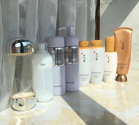 干性皮肤用黛珂乳液好还是科颜氏,干皮科颜氏水乳和黛珂哪个好用