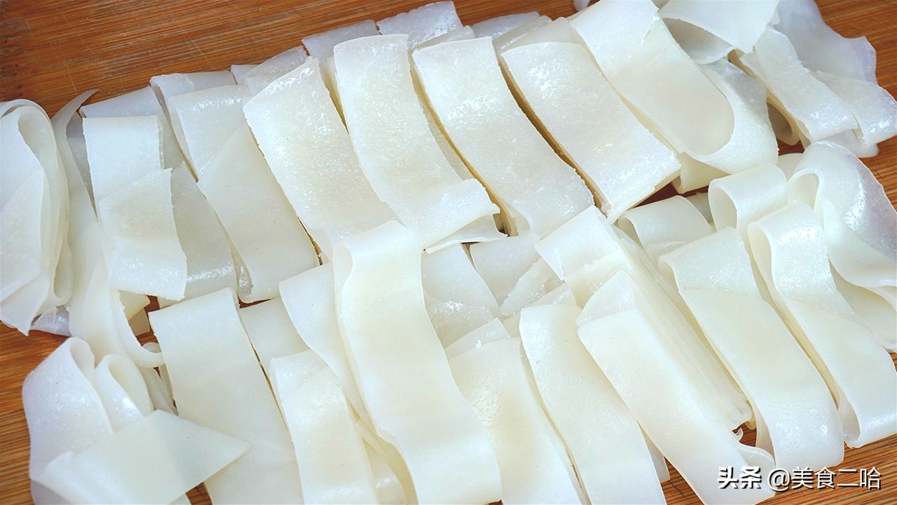 家里做凉皮蒸的都是开裂的啥原因,凉皮为什么老开裂还很粘不劲道