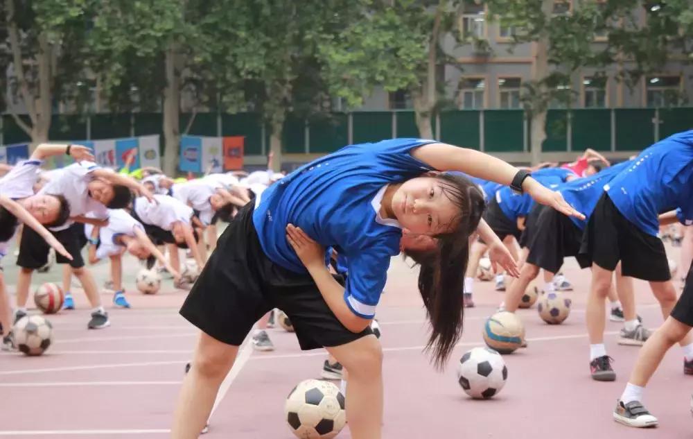 中国媒体团考察,探访全国足球特色学校