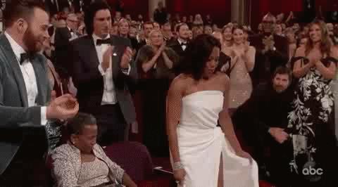 Gaga女神致敬赫本海王又戴粉嫩发箍今年奥斯卡看点有点多