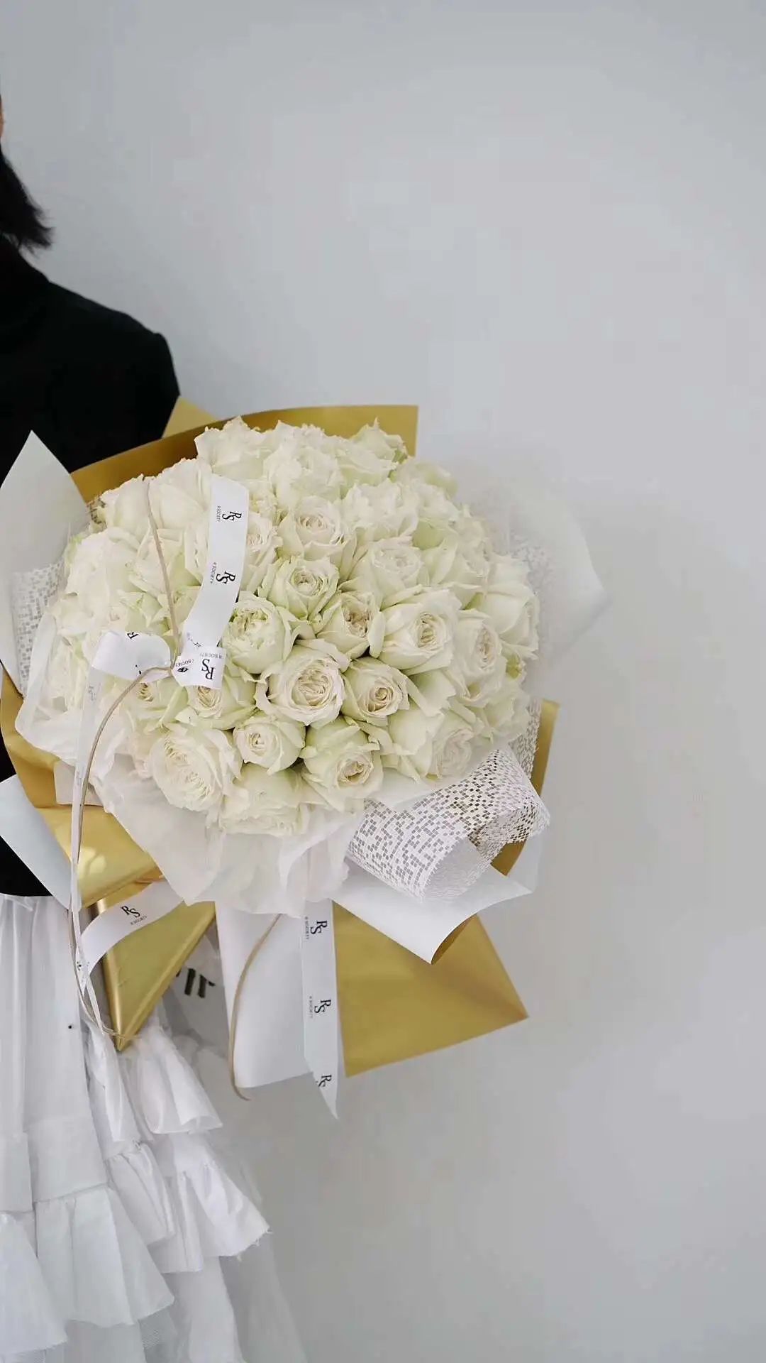 经典玫瑰鲜花,99朵玫瑰花束网红款