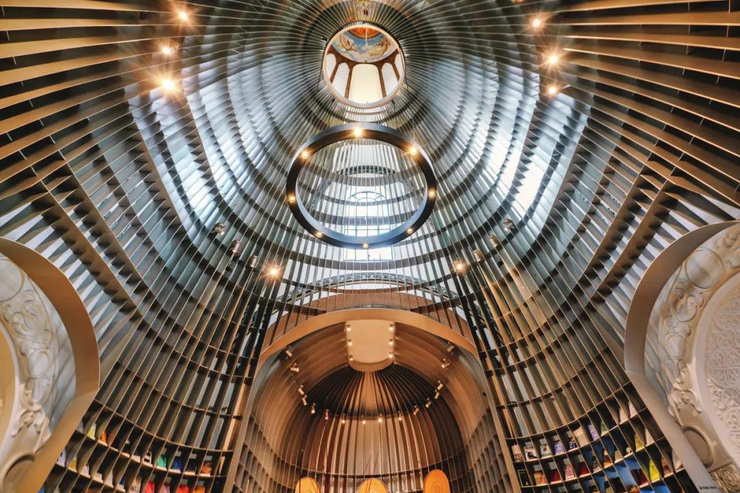 上海书店排名前十名,上海最高书店朵云书店