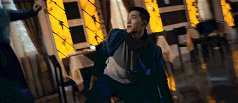 66岁高龄的成龙还能打，他才是披荆斩棘的《急先锋》