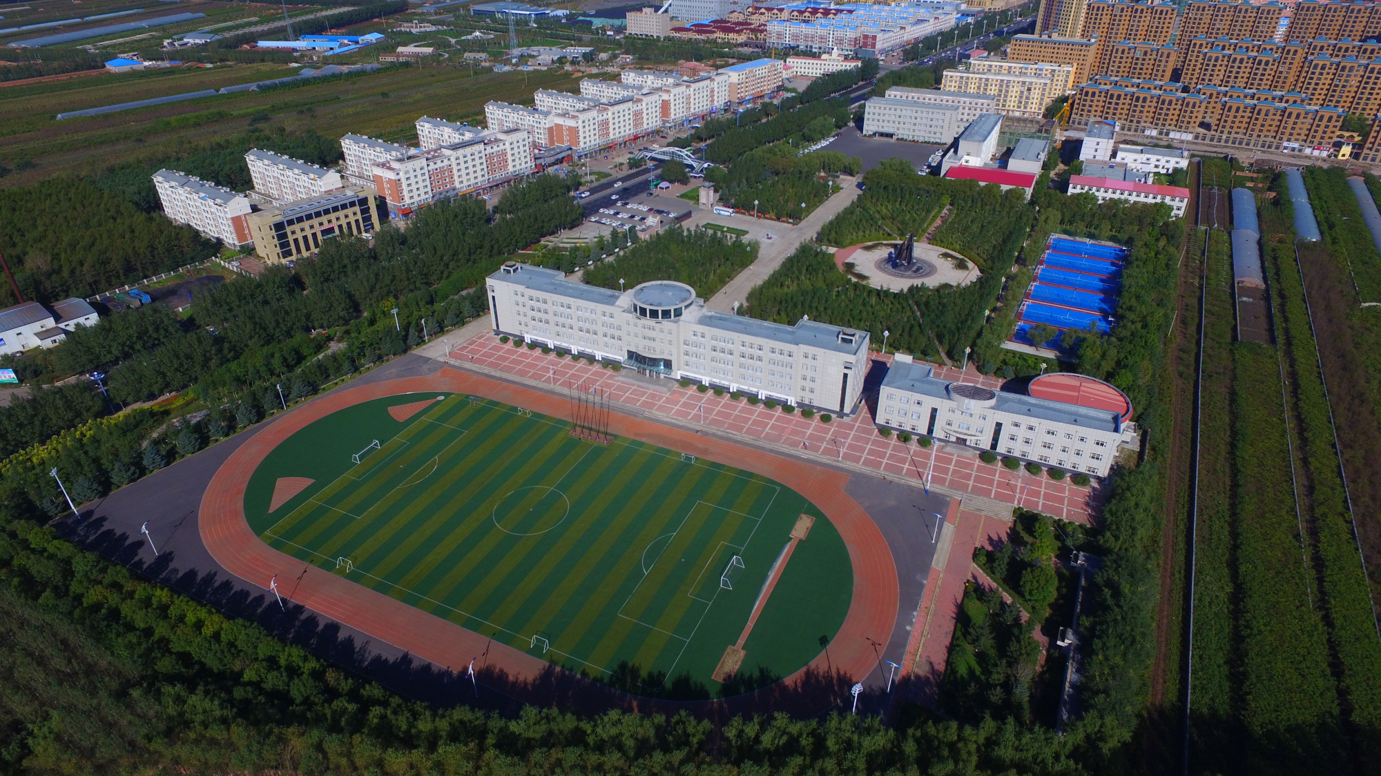 黑龙江省齐齐哈尔市高考学霸,23年高考绥化一中第一名