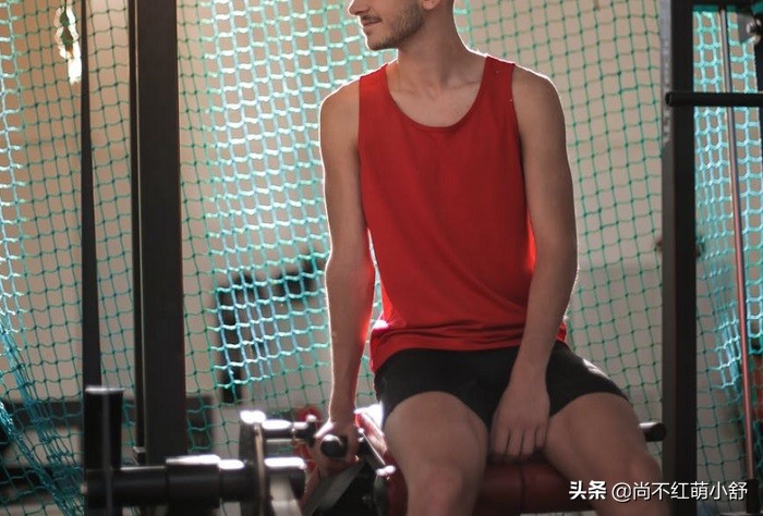 男士超级短裤穿搭技巧,男士工装短裤搭配技巧