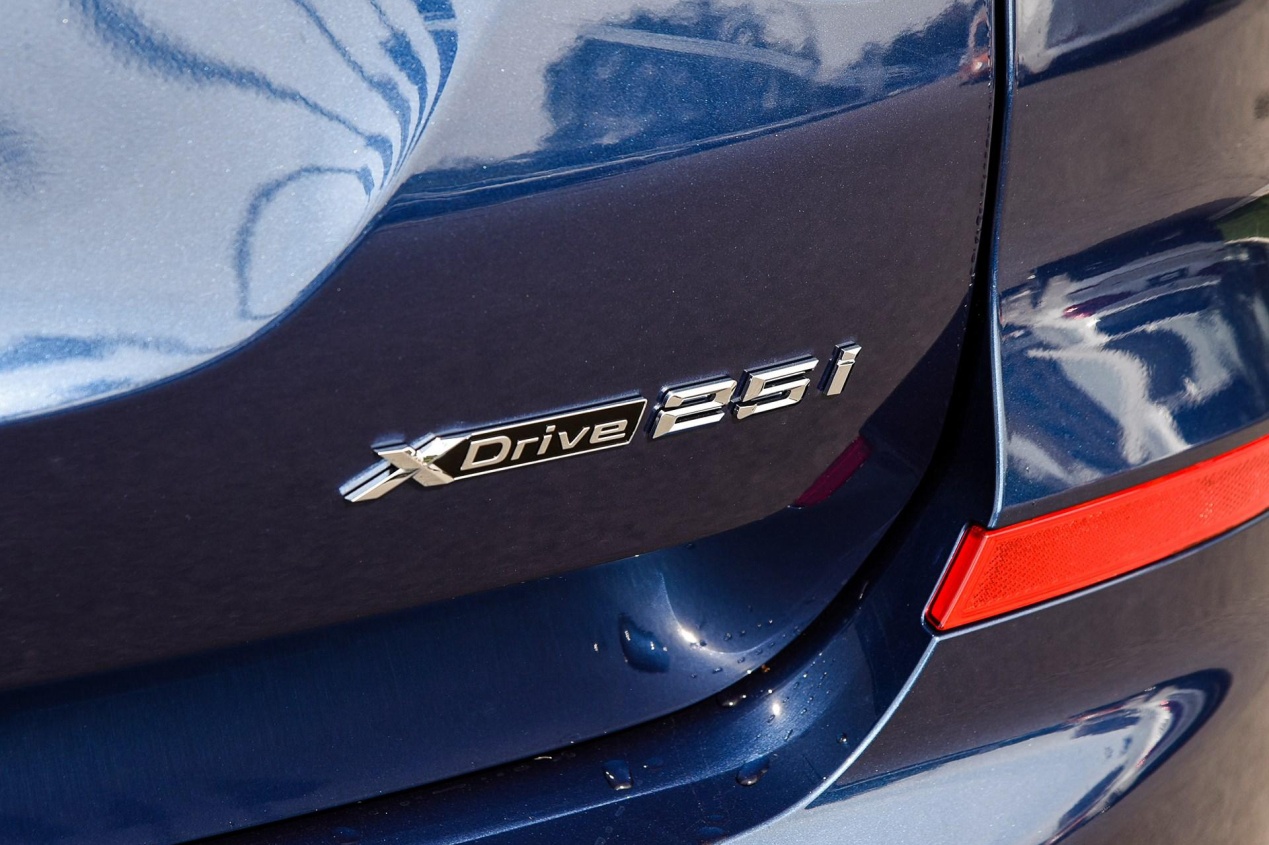 钢铁侠和雷神大战,钢铁侠对战雷神的视频