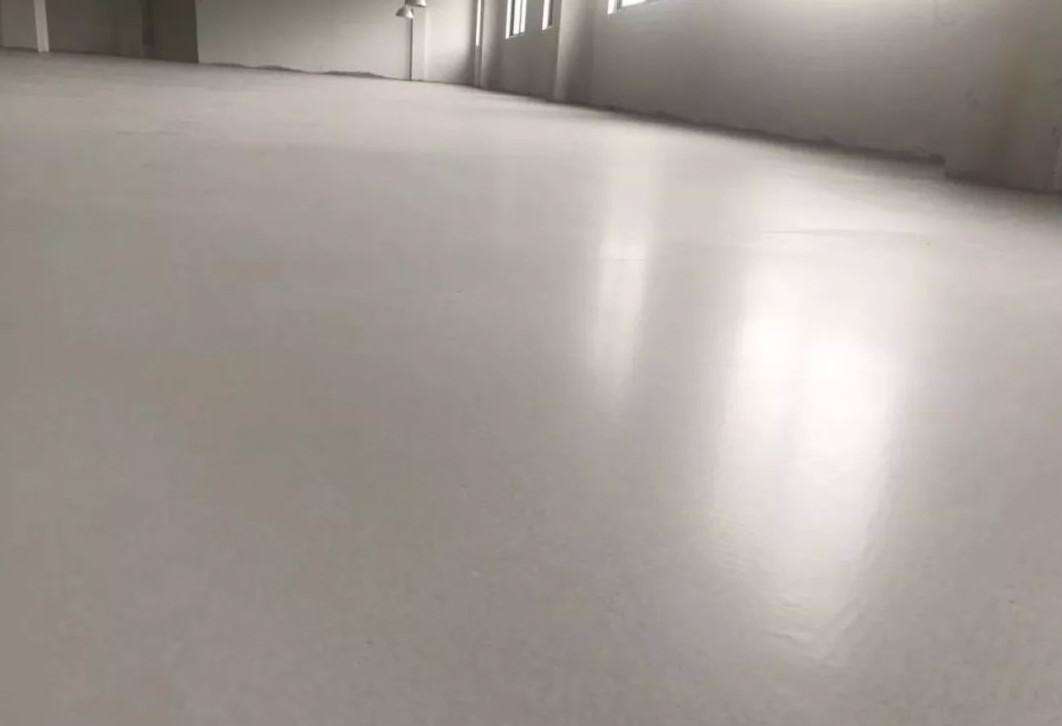 自流平地坪开裂空鼓修复,地坪要不要敲空鼓