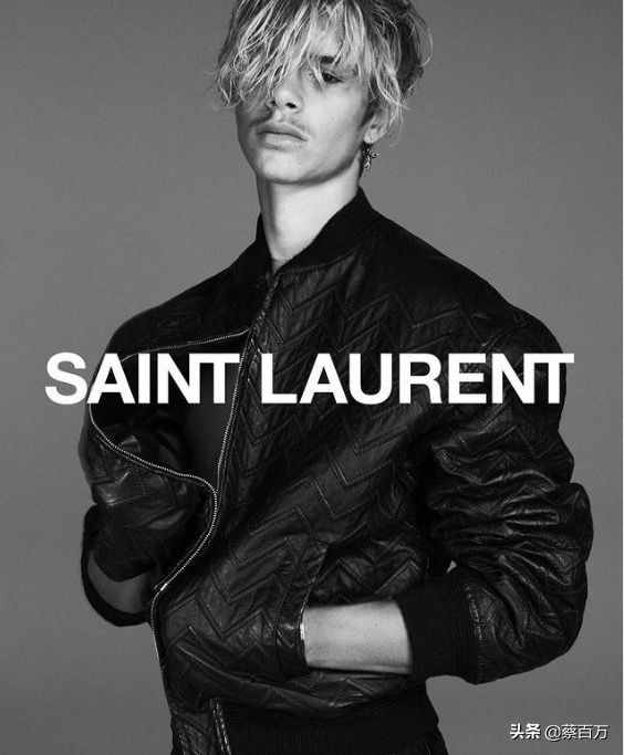 贝克汉姆晒小儿子克鲁兹工作照,克鲁兹贝克汉姆秀肌肉