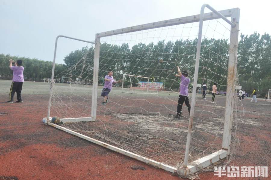 新闻周刊丨“童”班同学：14个辅导班带来的非常6+1，1个手球练就的快乐出口……