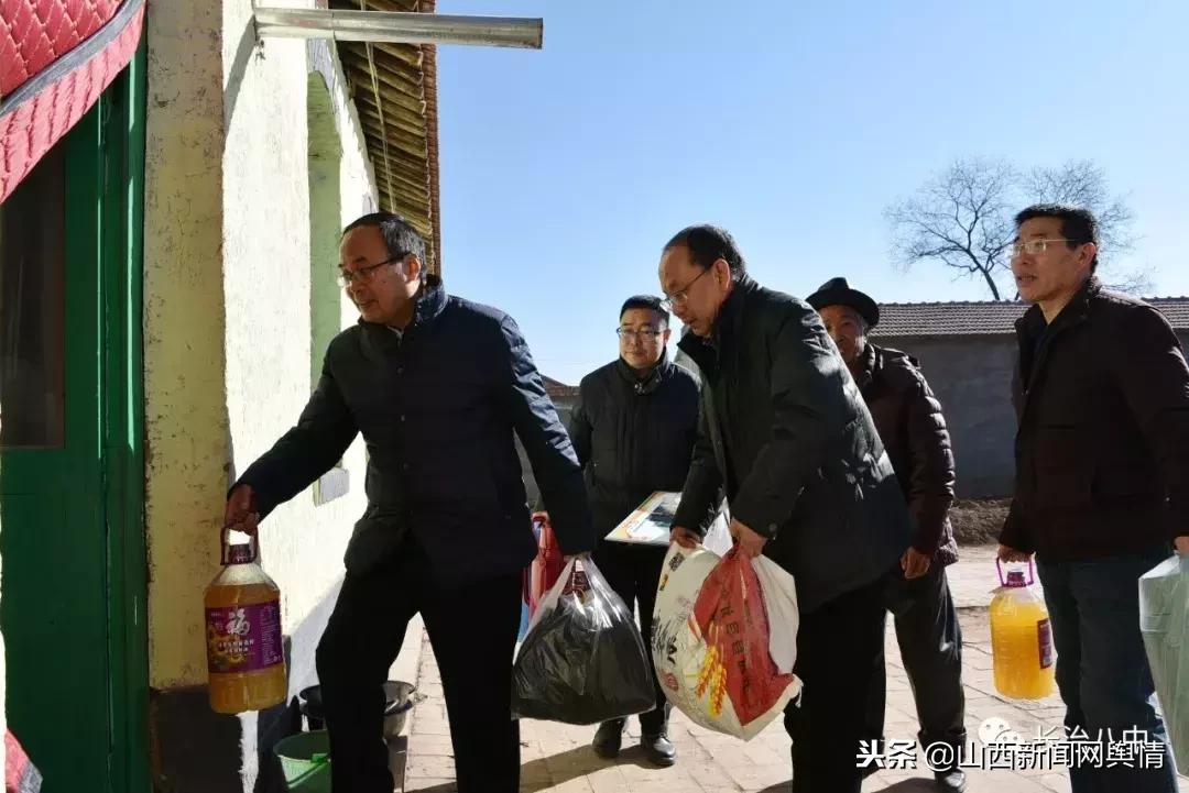 长治八中：天寒地冻送温暖真情帮扶暖人心