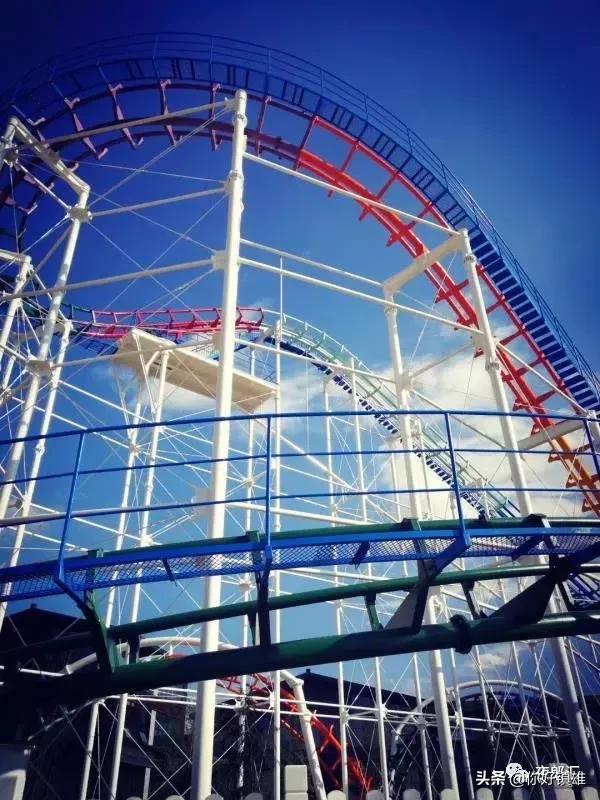 请给孩子们一个幸福的童年,镇雄人送娃娃上学