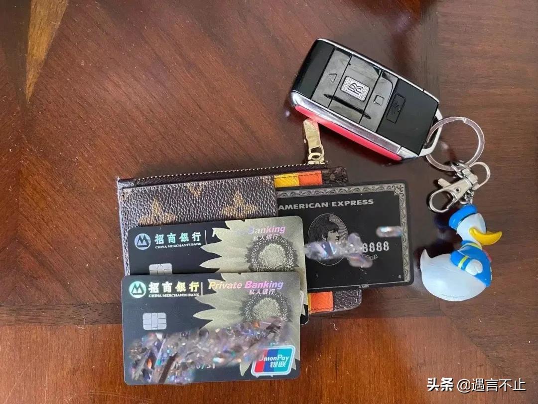 中国顶级黑客，提现500万教训柜员，他劳斯莱斯炫富为何不讨厌？