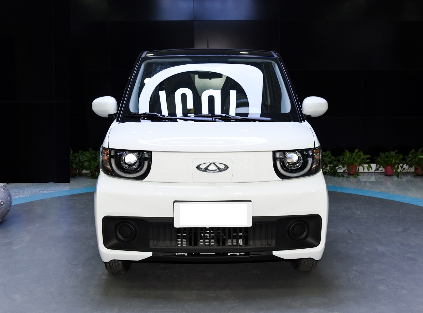 奇瑞qq和五菱宏光mini对比图片,奇瑞qq跟五菱mini