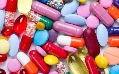 猫咪皮肤瘙痒症状,猫咪偶尔挠痒正常吗