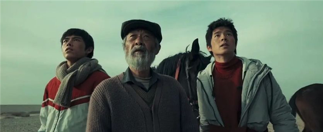 国庆档票房前三位均为国产影片,国庆档三强争霸票房