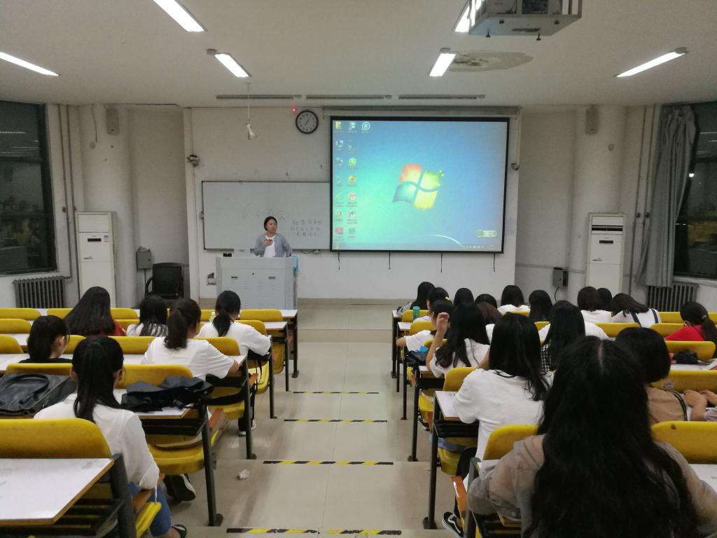 大学选班干部流程,如何在新生中选择班干部