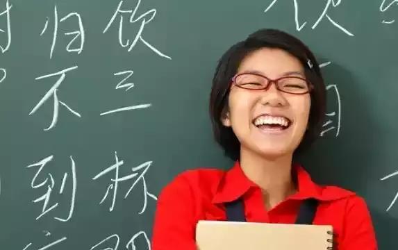 大学如何准备一个精彩的自我介绍,大一高情商的自我介绍男生简短