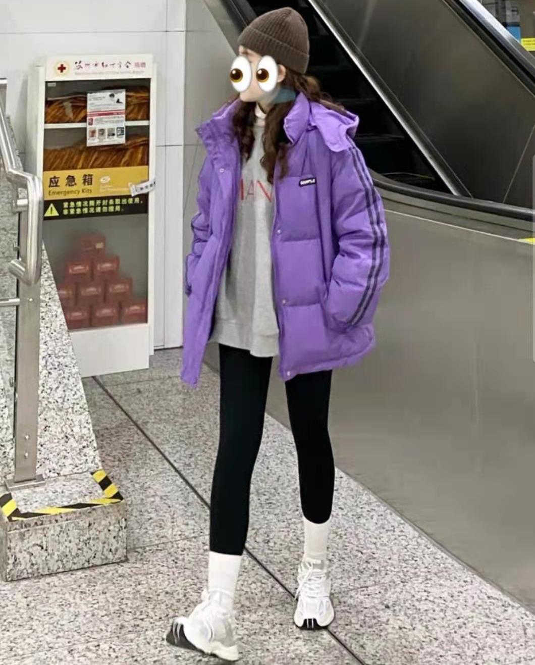 长款羽绒服搭配鲨鱼裤好看吗,香槟色羽绒服搭配灰色鲨鱼裤