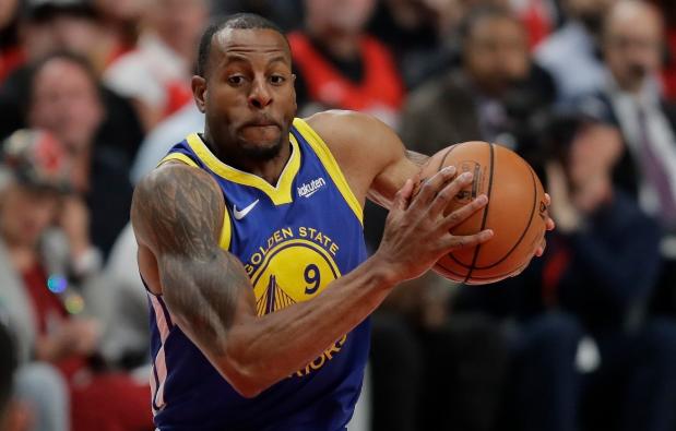 勇士退役35号球衣,勇士将退役35号球衣