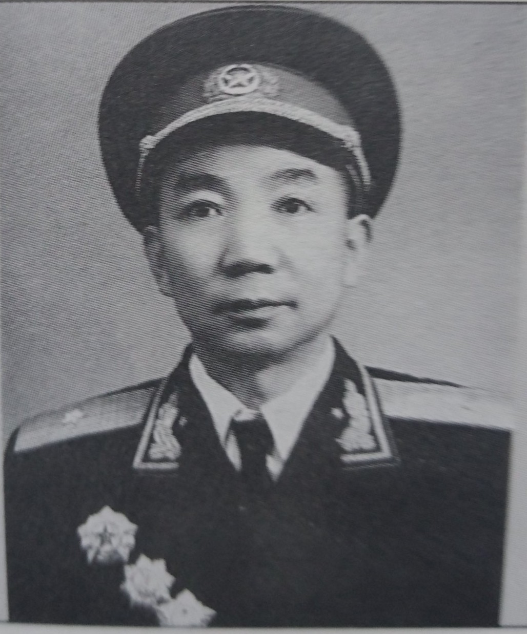 详解西南行政区*党**政军领导人在57年1月以前的工资与级别待遇