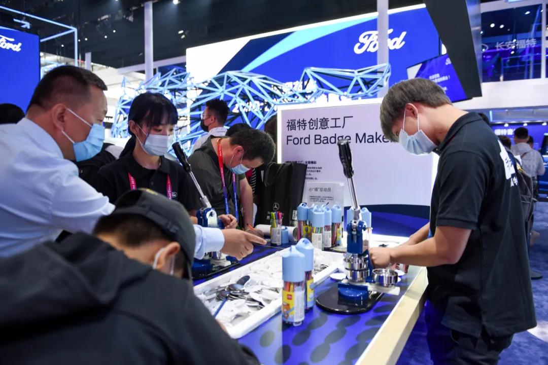 国产家轿不将就，现场堪比迪士尼，北京车展除了新车还看些啥？