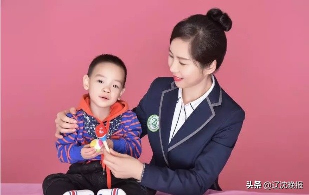 早产儿肺部发育不良拍背视频,早产男孩抢救88天