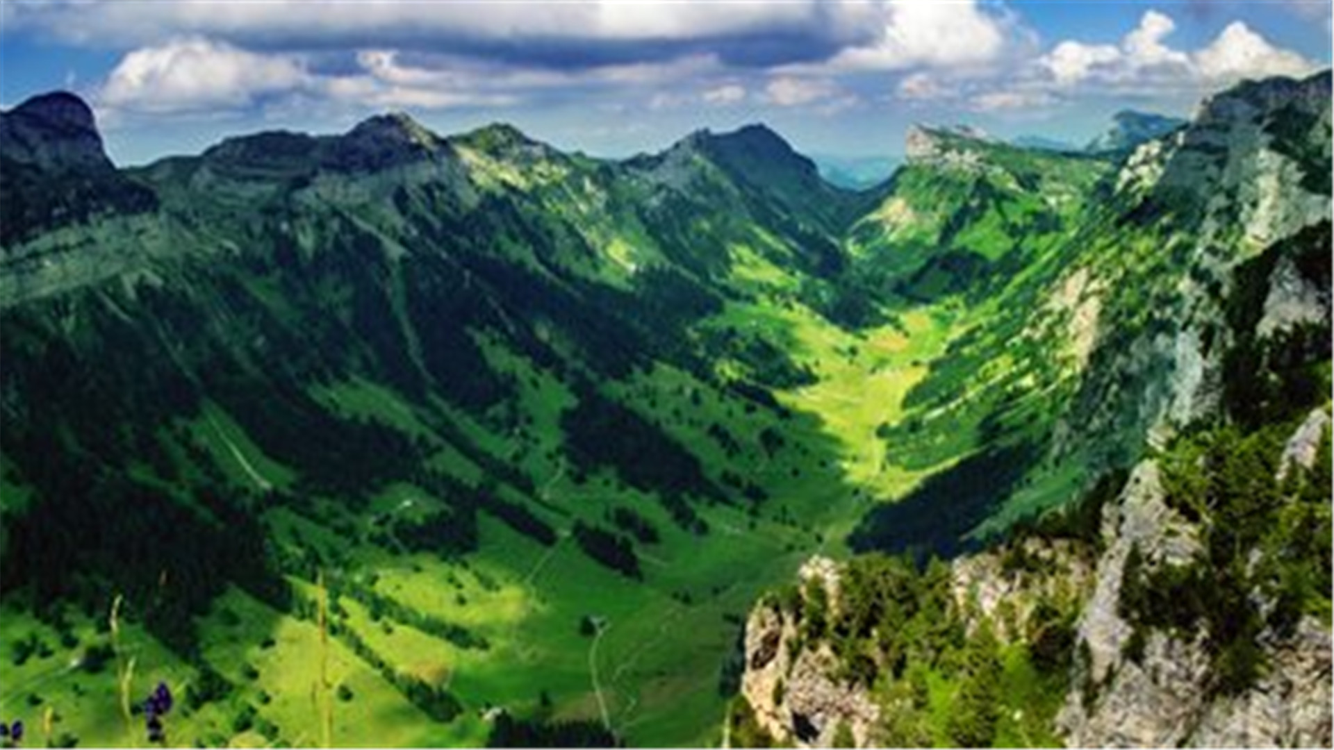 蓝色护眼壁纸唯美图片,最美的护眼桌面壁纸