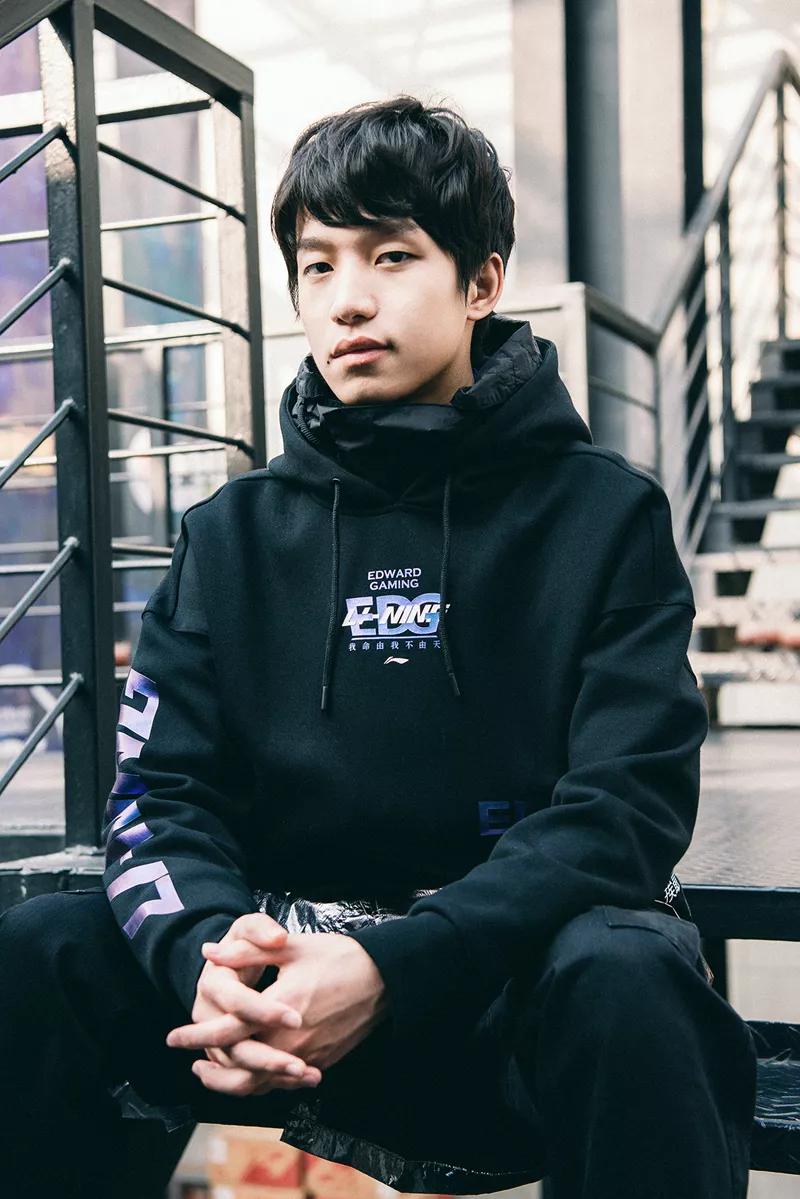 李宁logo换安踏,安踏logo和李宁logo