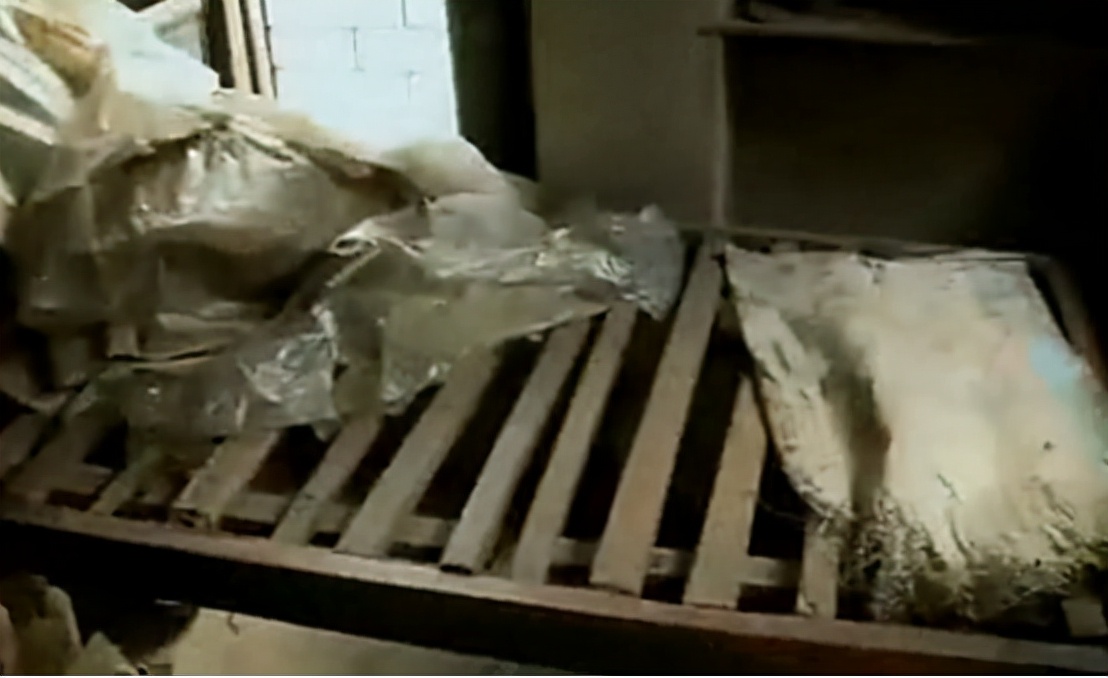 印度穷人下水道里淘金,印度穷人淘金