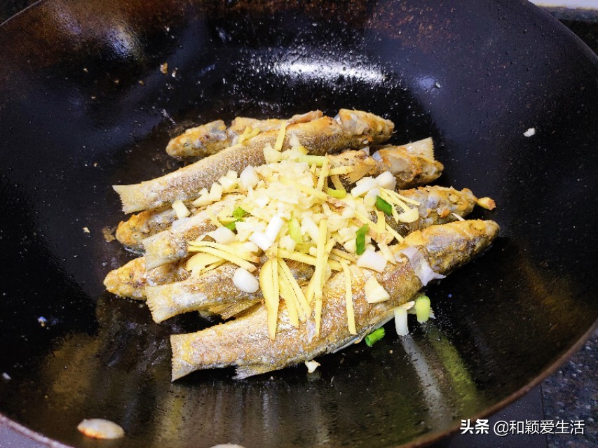 海鱼先煎后煮的做法,海鱼的做法大全家常简单又好吃