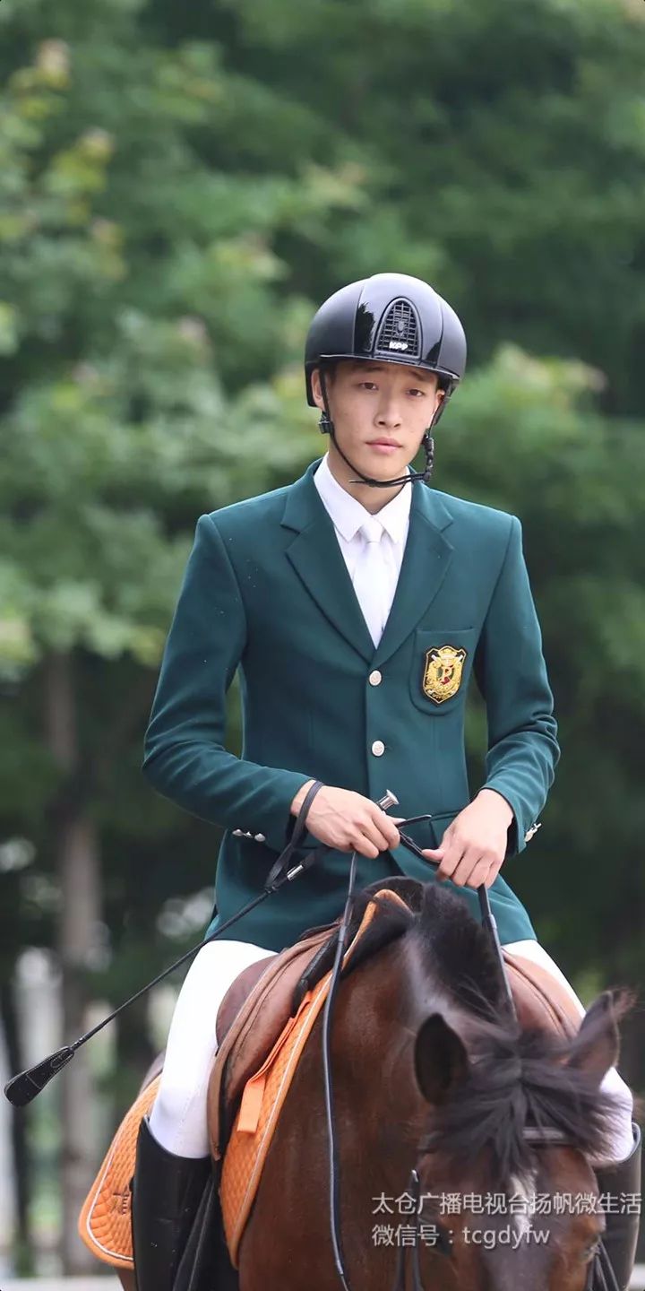 帅呆了！我们的太仓马术少年！