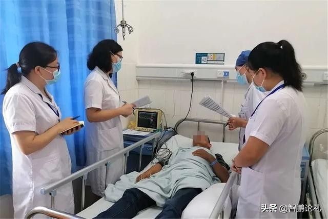 博士爸爸辅导孩子写作业突发脑梗,奇葩爸爸教孩子辅导作业的视频