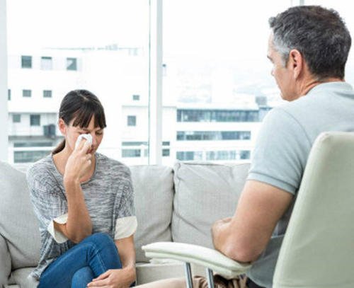 人到中年丈夫要离婚下集,人到中年老公出轨是离婚还是拖着