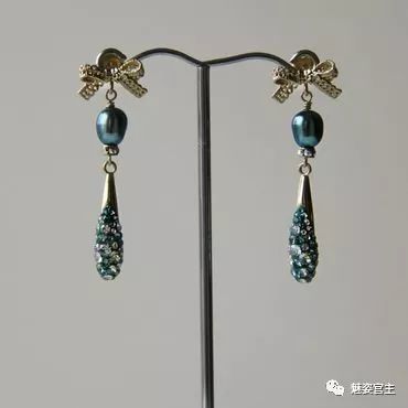 施华洛世奇水晶和珠子打造闪亮弹簧吊坠手链，附制作图解教程