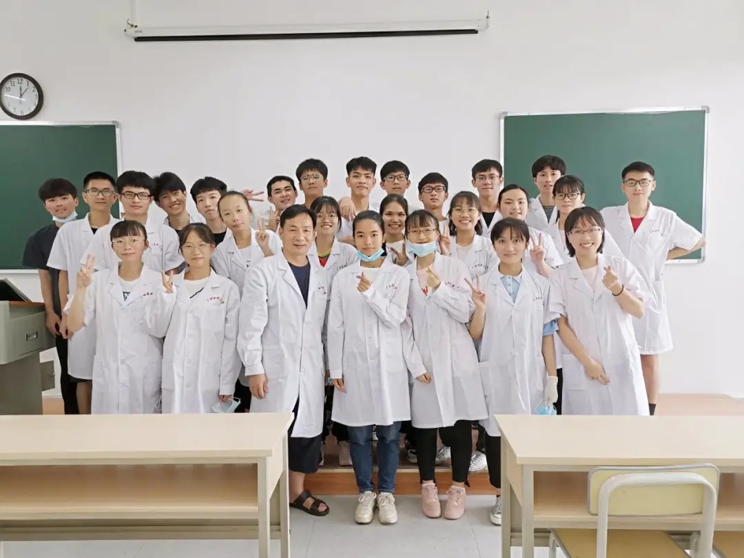 医学生学习打卡做题,医学生学习成果检验视频