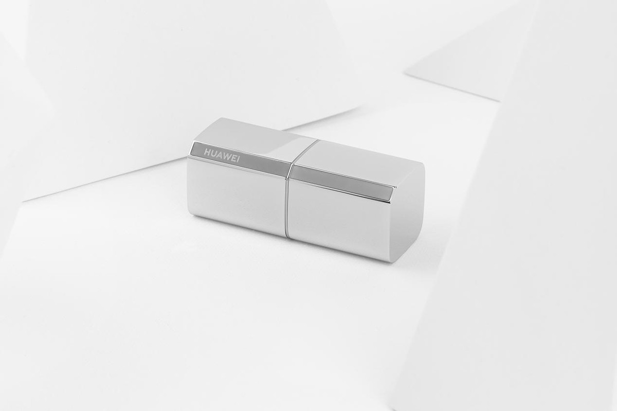 华为口红耳机保值吗,欧洲人测评华为口红耳机