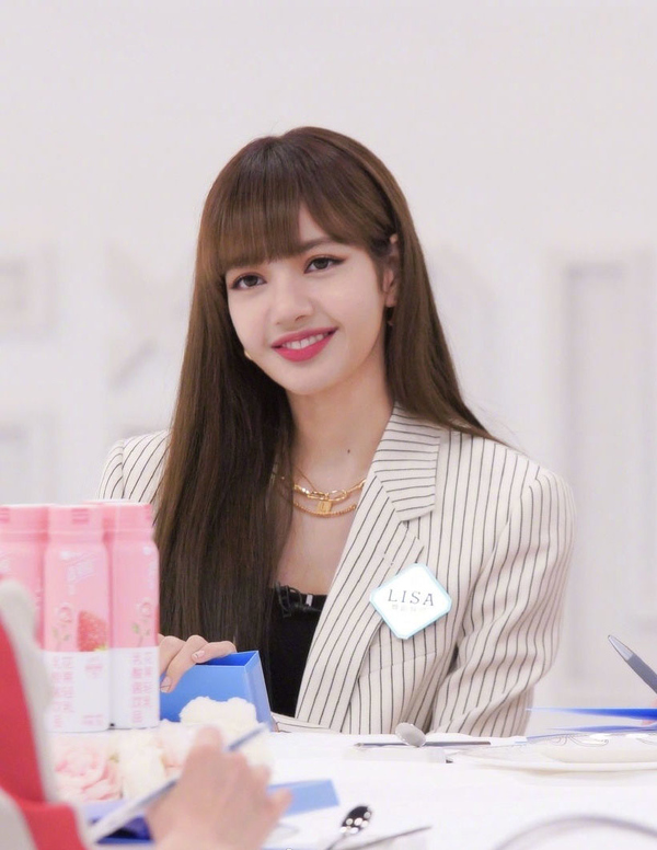 李沁和lisa谁好看,lisa撞脸是真的吗