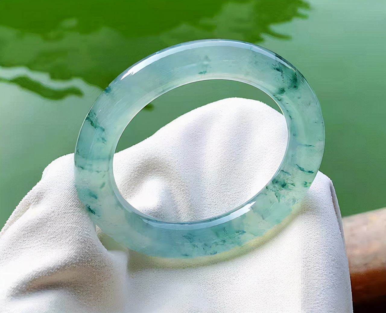 十万左右冰种翡翠手镯图片,十万翡翠手镯