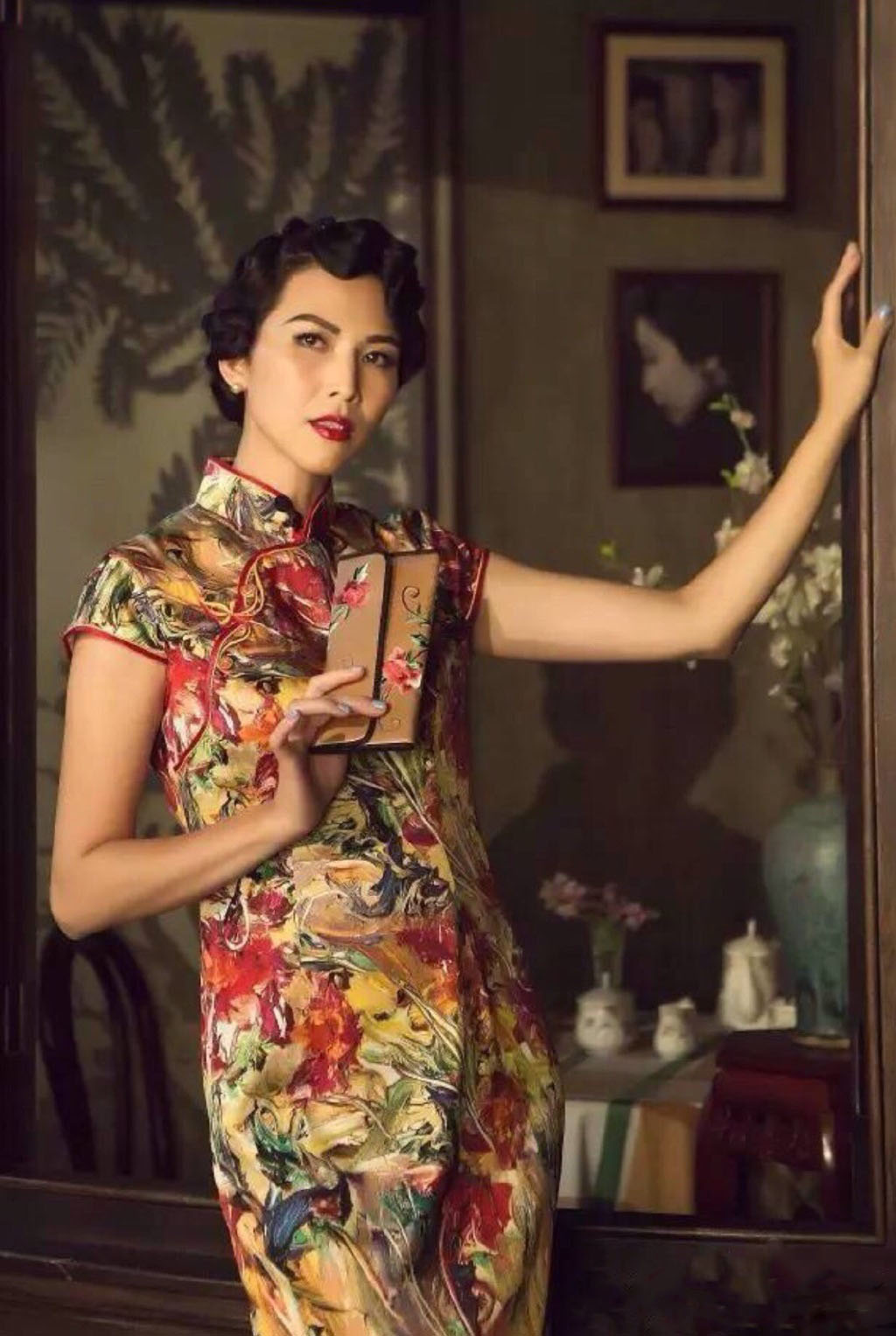 蔡少芬的普通话真的有这么夸张吗,蔡少芬复古旗袍照