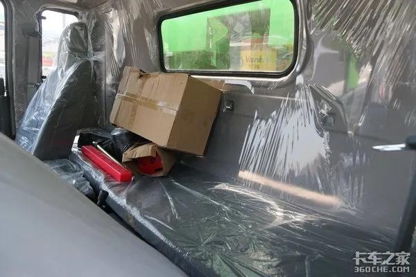 缩短版的后八轮重汽豪曼6x4自卸是标载利器