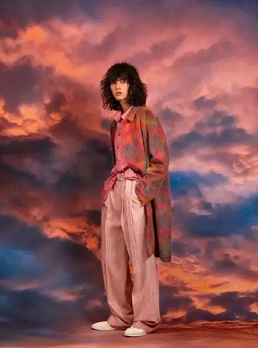 “誒，把你做的男装趋势笔记借我抄下”