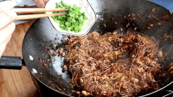 在家怎么炒粉丝不粘锅,粉丝怎么炒才不会粘锅变成一坨